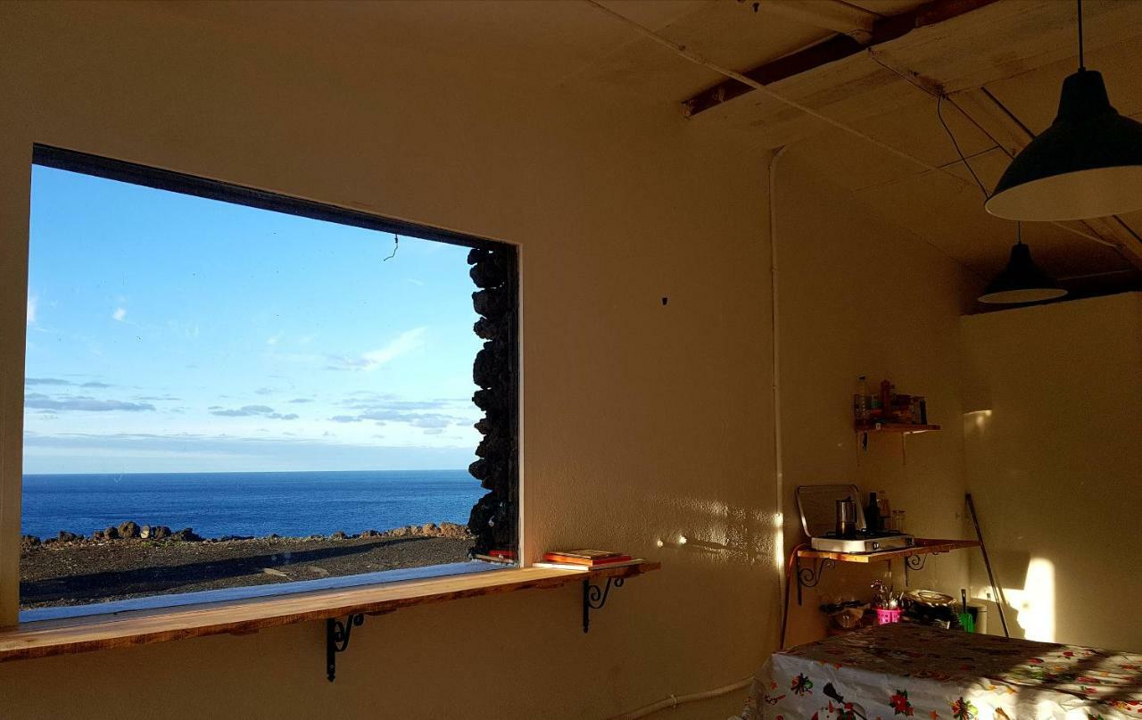 Basic En-Suite Bedroom By The Sea Guinea Exterior foto