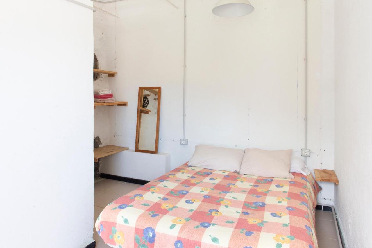 Basic En-Suite Bedroom By The Sea Guinea Exterior foto