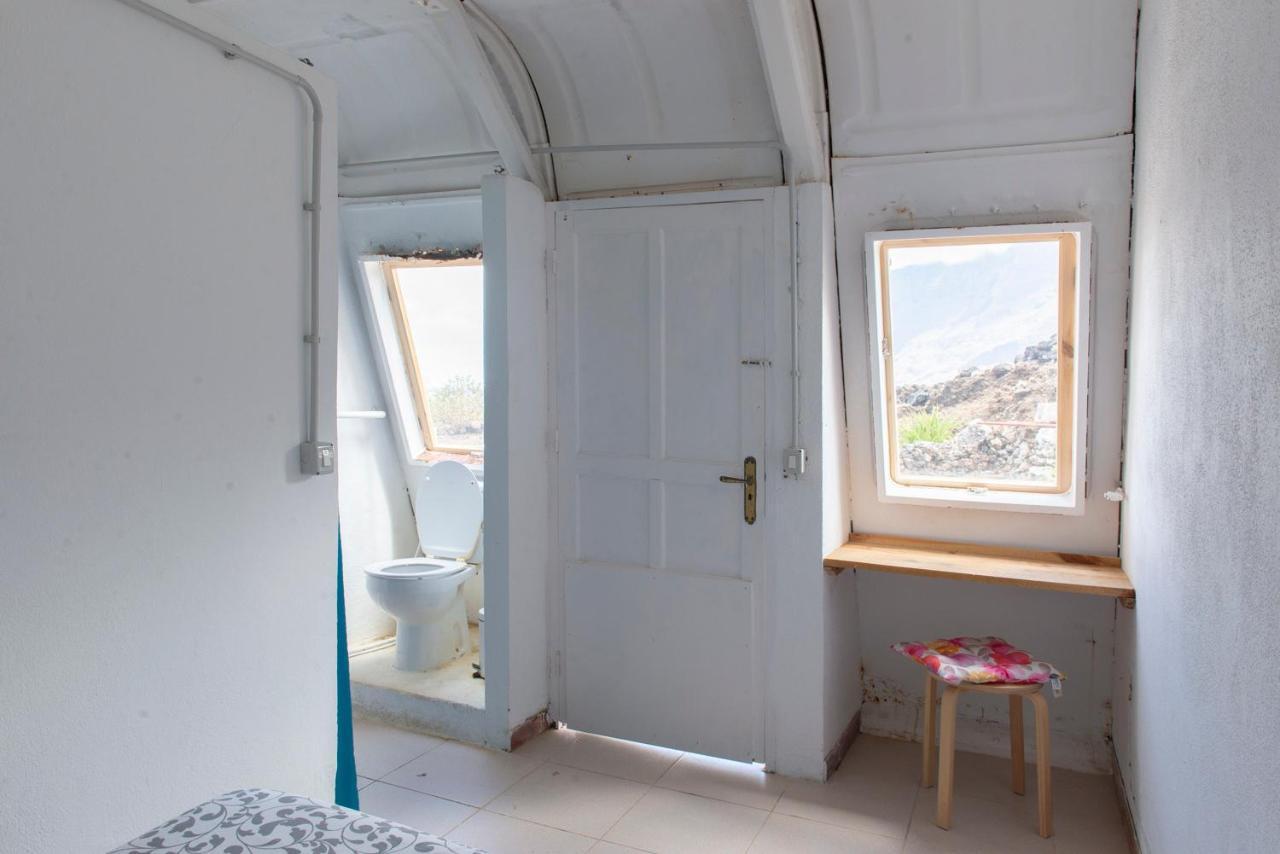 Basic En-Suite Bedroom By The Sea Guinea Exterior foto